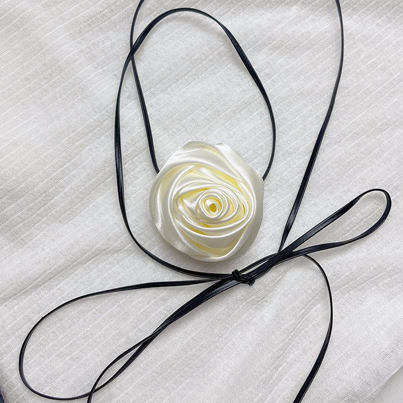 2025 Handmade Retro Rose Flower Choker Necklace & Wrist Chain Set - Stylish Silk Accessory for Internet Celebrities 2025 Handmade Retro Rose Flower Choker Necklace & Wrist Chain Set - Stylish Silk Accessory for Internet Celebrities