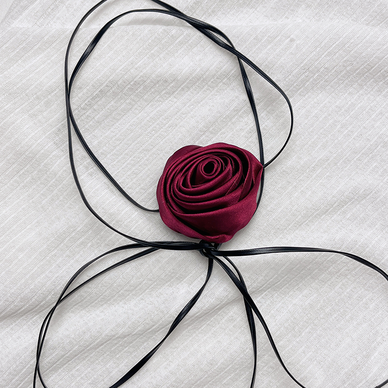 2025 Handmade Retro Rose Flower Choker Necklace & Wrist Chain Set - Stylish Silk Accessory for Internet Celebrities 2025 Handmade Retro Rose Flower Choker Necklace & Wrist Chain Set - Stylish Silk Accessory for Internet Celebrities
