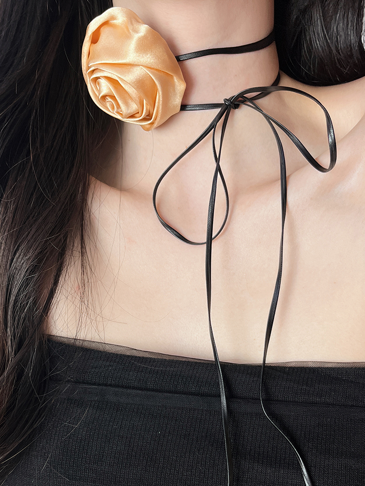 2025 Handmade Retro Rose Flower Choker Necklace & Wrist Chain Set - Stylish Silk Accessory for Internet Celebrities 2025 Handmade Retro Rose Flower Choker Necklace & Wrist Chain Set - Stylish Silk Accessory for Internet Celebrities