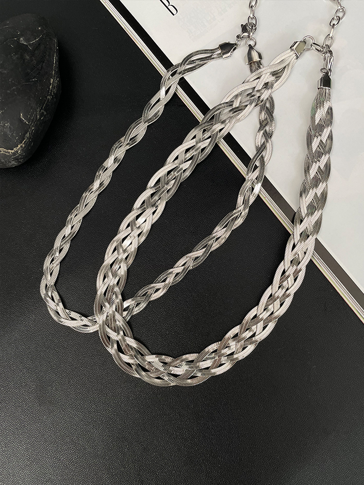 2025 Light Luxury Stainless Steel Titanium Necklace for Women and Men, Colorfast Clavicle Chain Accessory 2025 Light Luxury Stainless Steel Titanium Necklace for Women and Men, Colorfast Clavicle Chain Accessory