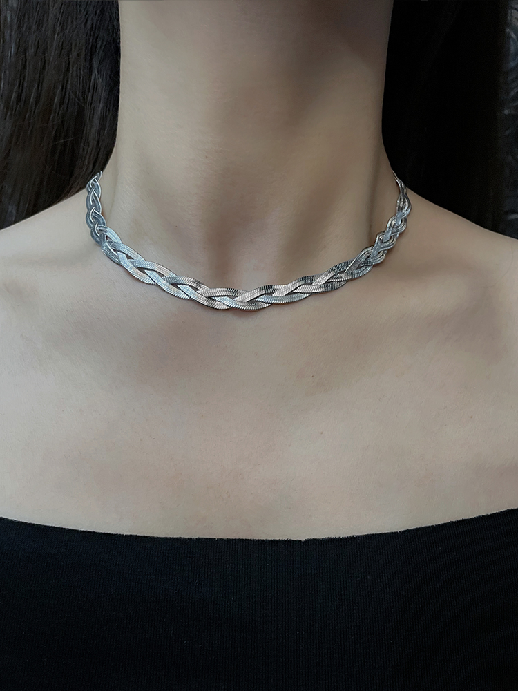 2025 Light Luxury Stainless Steel Titanium Necklace for Women and Men, Colorfast Clavicle Chain Accessory 2025 Light Luxury Stainless Steel Titanium Necklace for Women and Men, Colorfast Clavicle Chain Accessory