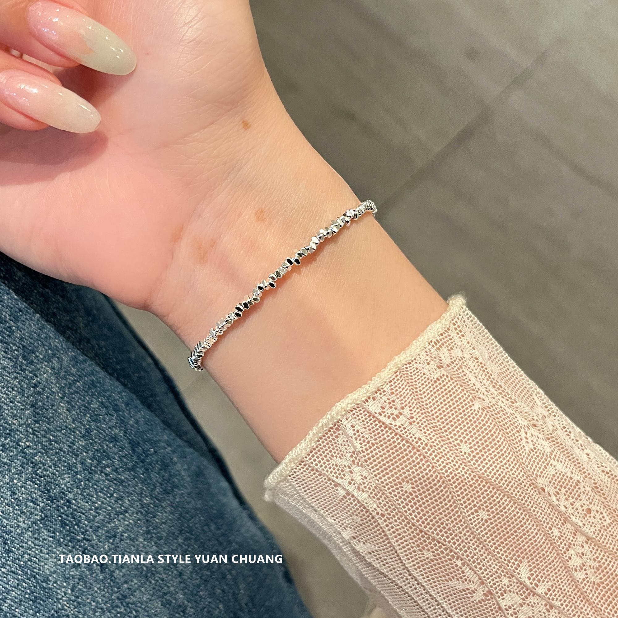 2025 Minimalist Broken Silver Star Bracelet for Girls - Lightweight Luxury High-End Fashion Accessory 2025 Minimalist Broken Silver Star Bracelet for Girls - Lightweight Luxury High-End Fashion Accessory