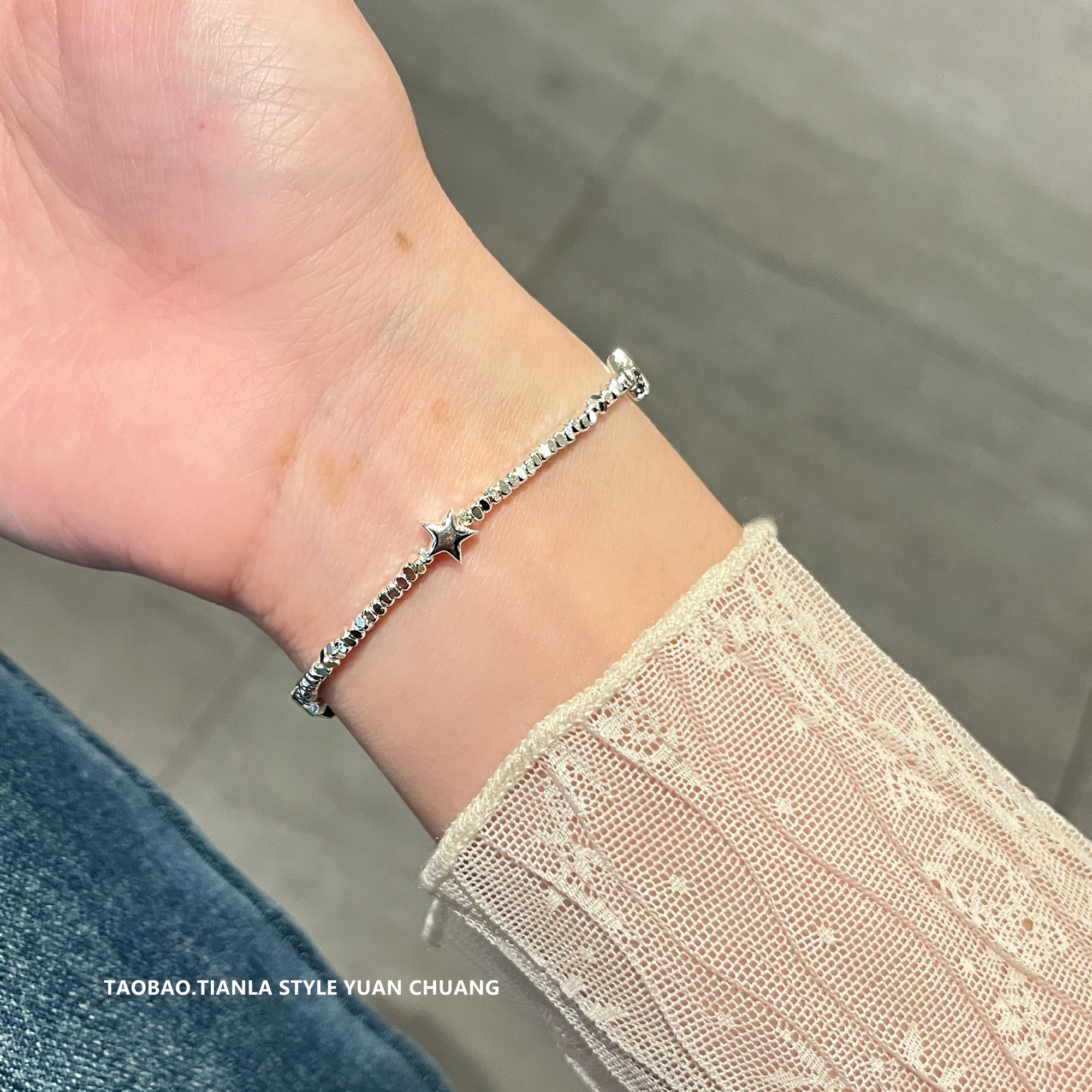 2025 Minimalist Broken Silver Star Bracelet for Girls - Lightweight Luxury High-End Fashion Accessory 2025 Minimalist Broken Silver Star Bracelet for Girls - Lightweight Luxury High-End Fashion Accessory