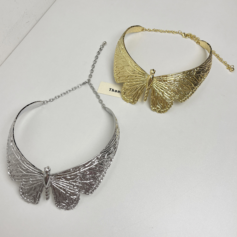 2025 Oversized Butterfly Wing Choker Necklace for Women – Exaggerated Wide Chain, European & American Heavy Industry Style 2025 Oversized Butterfly Wing Choker Necklace for Women – Exaggerated Wide Chain, European & American Heavy Industry Style