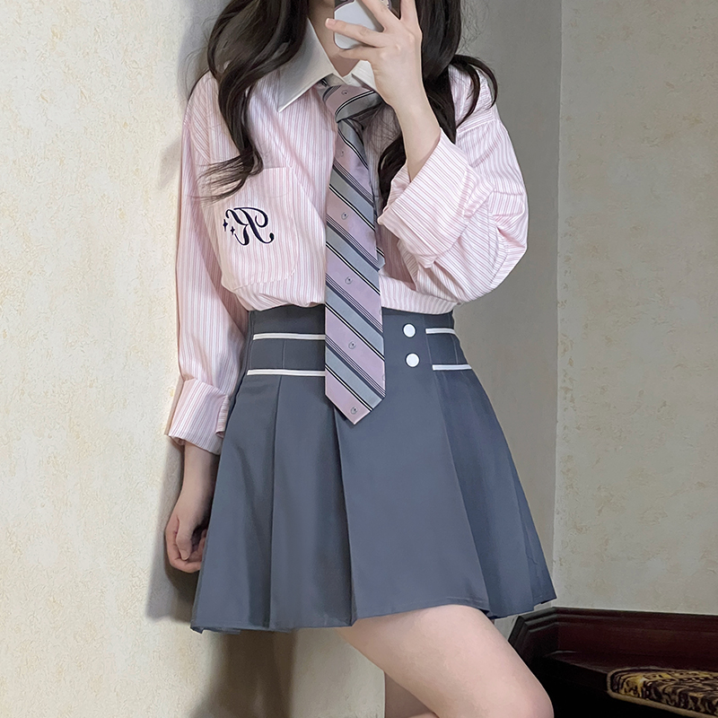 2025 Spring Women's Pudding Bear JK Shirt - White Loose Fit Blouse with Unique Design, Slimming Style, Y2K Aesthetic 2025 Spring Women's Pudding Bear JK Shirt - White Loose Fit Blouse with Unique Design, Slimming Style, Y2K Aesthetic