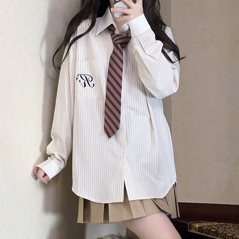 2025 Spring Women's Pudding Bear JK Shirt - White Loose Fit Blouse with Unique Design, Slimming Style, Y2K Aesthetic 2025 Spring Women's Pudding Bear JK Shirt - White Loose Fit Blouse with Unique Design, Slimming Style, Y2K Aesthetic