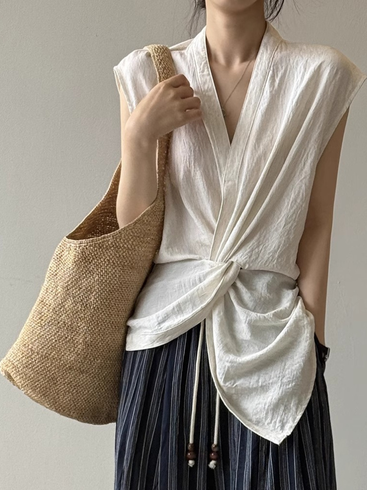 2025 Summer French V-Neck Knotted Sleeveless Blouse for Women, High-End Fitted Linen Top, Chic Casual Style 2025 Summer French V-Neck Knotted Sleeveless Blouse for Women, High-End Fitted Linen Top, Chic Casual Style
