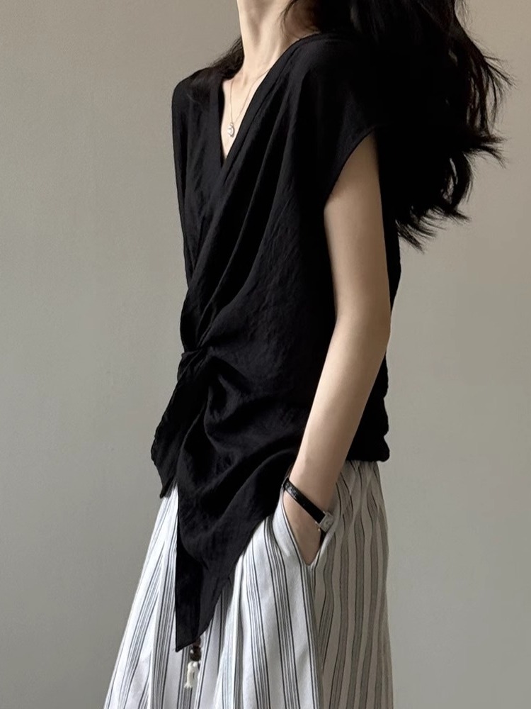 2025 Summer French V-Neck Knotted Sleeveless Blouse for Women, High-End Fitted Linen Top, Chic Casual Style 2025 Summer French V-Neck Knotted Sleeveless Blouse for Women, High-End Fitted Linen Top, Chic Casual Style