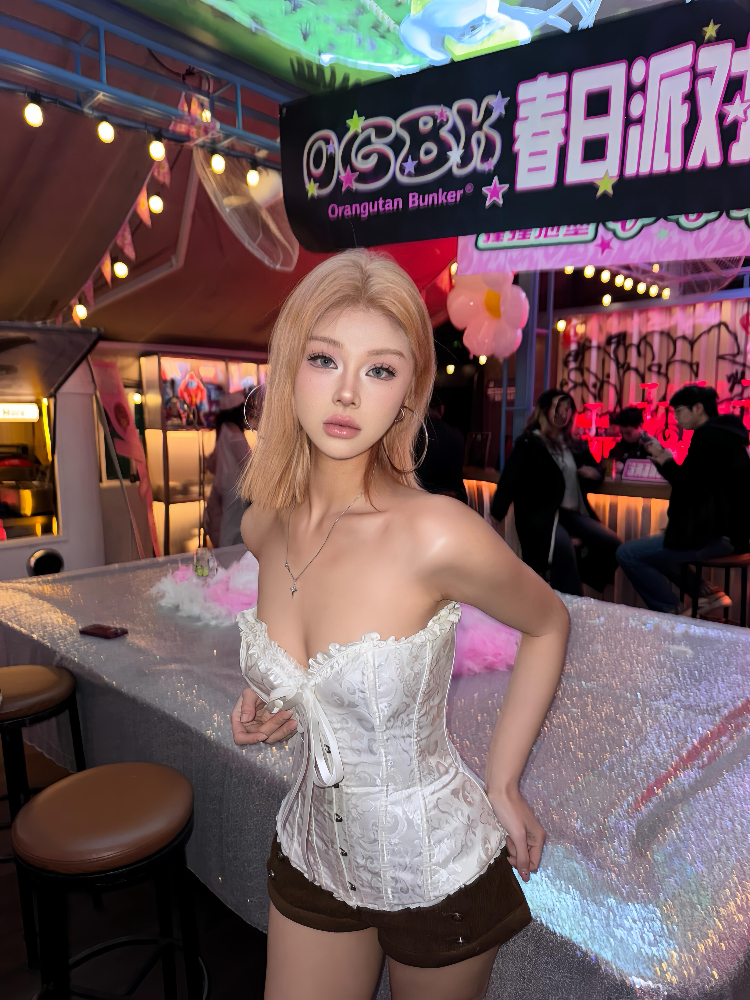 2025 Summer Slim-Fit Strapless Corset Top for Women - Sexy Fishbone Waist-Cinching Camisole, European and American Style 2025 Summer Slim-Fit Strapless Corset Top for Women - Sexy Fishbone Waist-Cinching Camisole, European and American Style