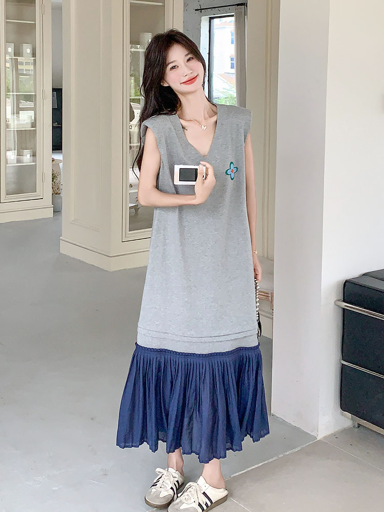 2025 Summer Women's College Style Patchwork V-Neck Sleeveless Dress - Korean Loose Long Skirt Trend for Effortless Fashion