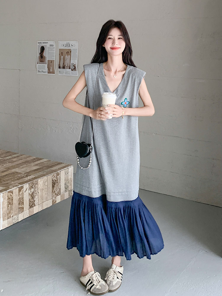 2025 Summer Women's College Style Patchwork V-Neck Sleeveless Dress - Korean Loose Long Skirt Trend for Effortless Fashion