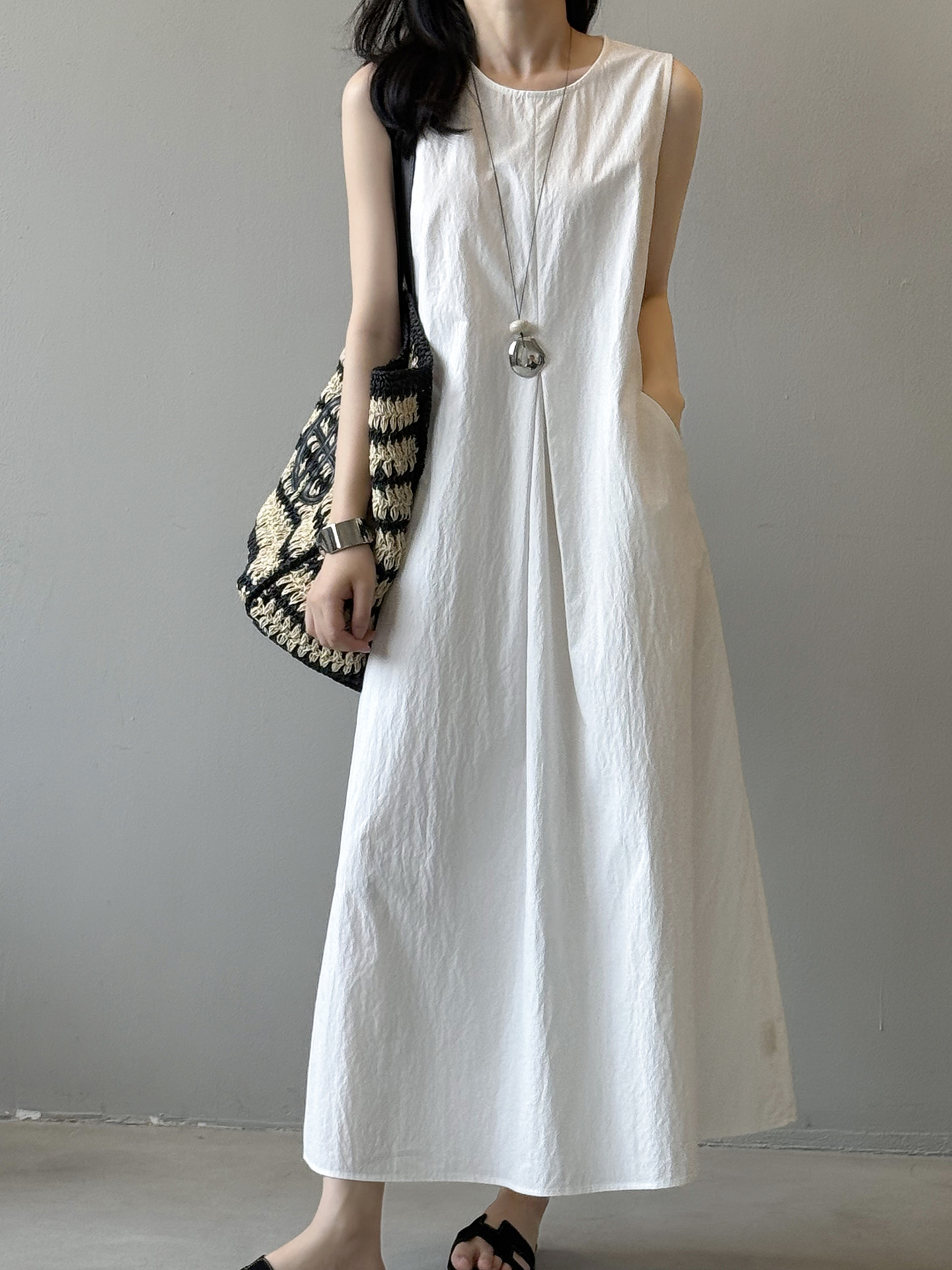 2025 Summer Women's High-End Minimalist Sleeveless Pleated A-Line Dress - Elegant Long Skirt for Effortless Style