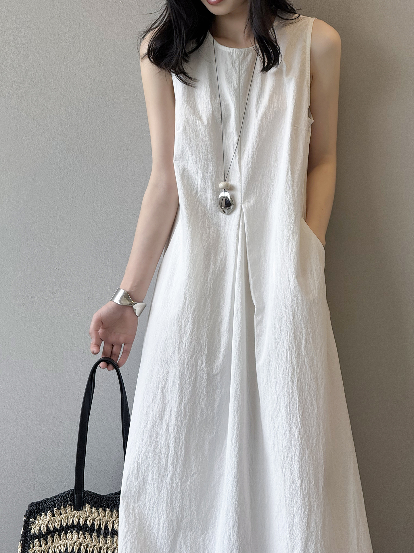 2025 Summer Women's High-End Minimalist Sleeveless Pleated A-Line Dress - Elegant Long Skirt for Effortless Style 2025 Summer Women's High-End Minimalist Sleeveless Pleated A-Line Dress - Elegant Long Skirt for Effortless Style