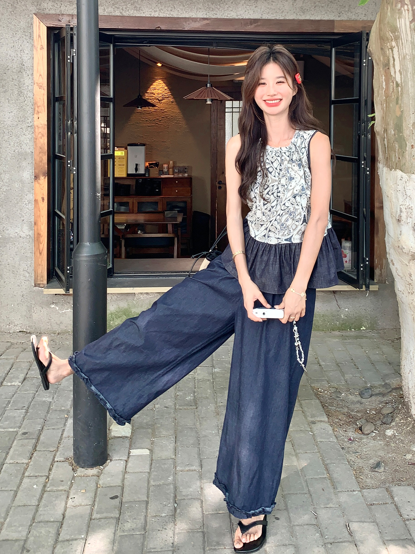 2025 Summer Women's Retro Patchwork Sleeveless Vest and Denim Wide-Leg Pants Two-Piece Set, Casual Y2K Style 2025 Summer Women's Retro Patchwork Sleeveless Vest and Denim Wide-Leg Pants Two-Piece Set, Casual Y2K Style