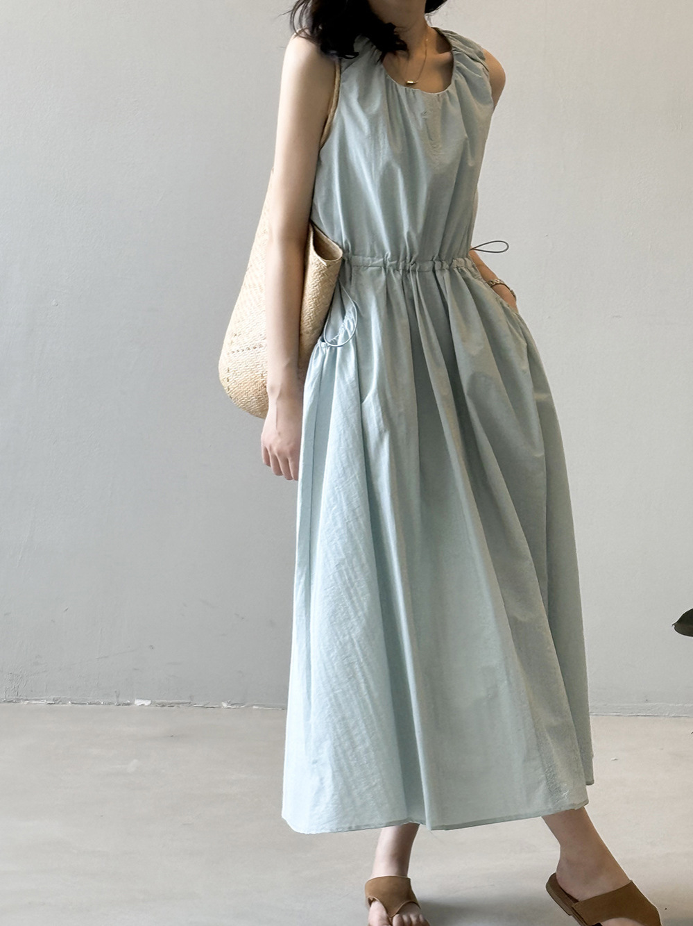 2025 Summer Women's Sleeveless Waist-Cinching Drawstring Dress, Slimming French Long Style, Unique and Chic for Effortless Fashion 2025 Summer Women's Sleeveless Waist-Cinching Drawstring Dress, Slimming French Long Style, Unique and Chic for Effortless Fashion