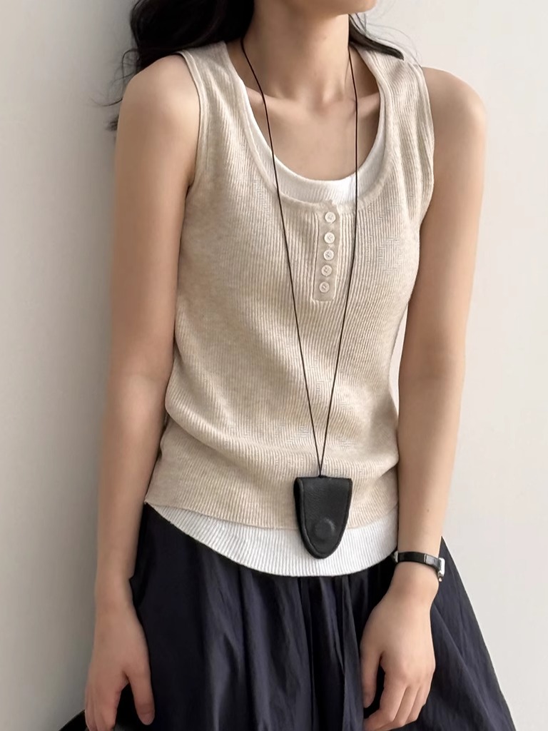 2025 Summer Women's Slim Fit Fake Two-Piece Knitted Vest - Versatile Fashionable Sleeveless Top 2025 Summer Women's Slim Fit Fake Two-Piece Knitted Vest - Versatile Fashionable Sleeveless Top