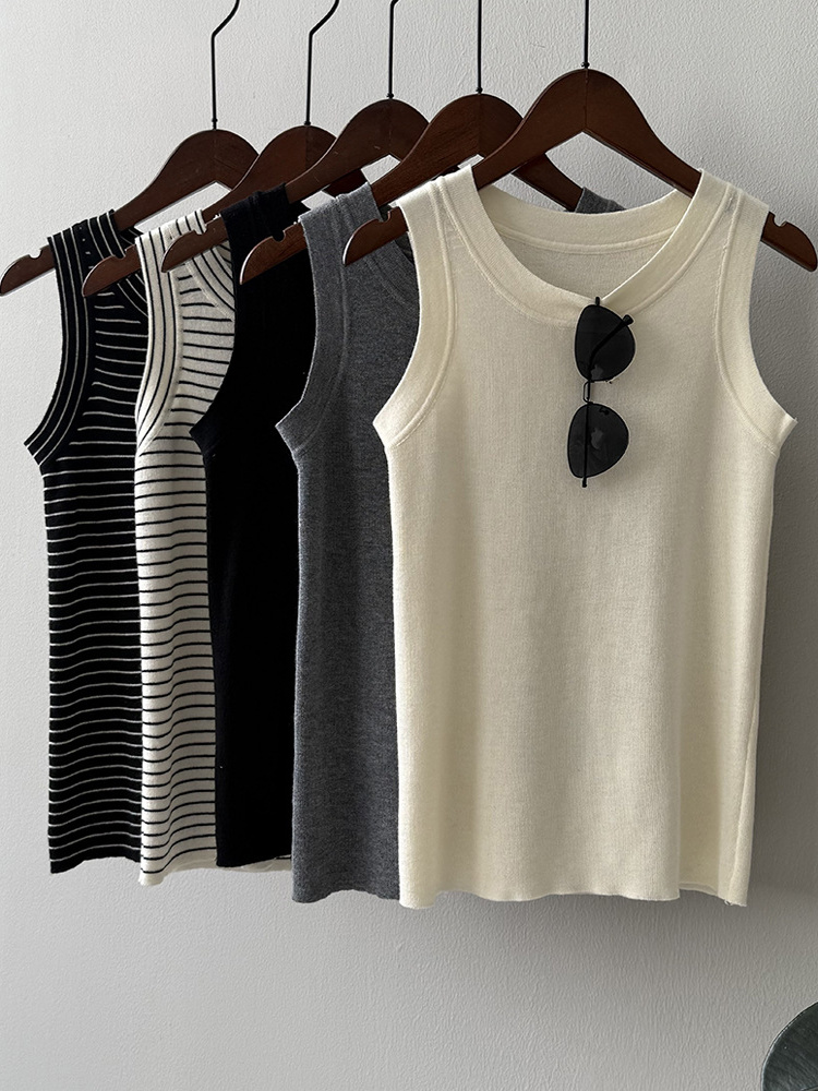 2025 Summer Women's Slim Fit Round Neck Knitted Tank Top, Sleeveless Flattering Base Layer for Stylish Outerwear