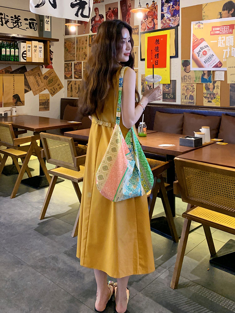 2025 Summer Women's V-Neck Sleeveless A-Line Dress - Unique Slim Fit Trendy Fashion for a Beautiful Temperament