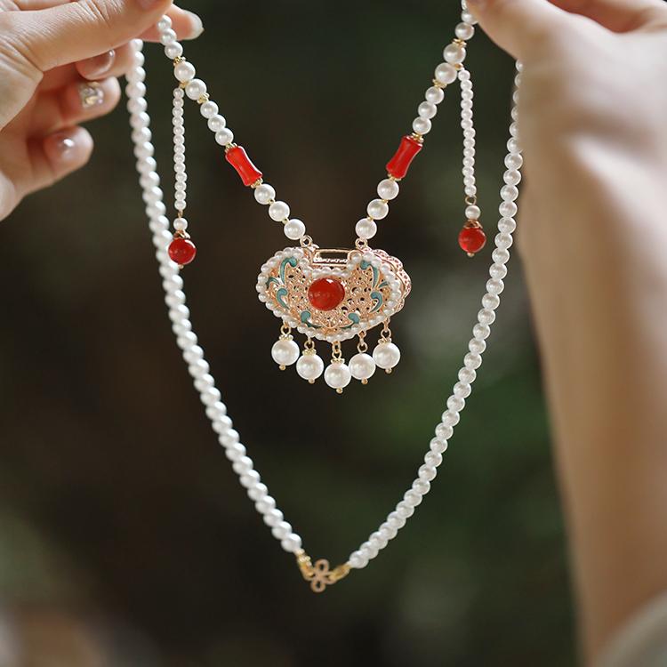 2025 Women's Ancient Style Long Tassel Necklace with Yingluo Pendant, Boho Horse Face Skirt, National Ethnic Accessories 2025 Women's Ancient Style Long Tassel Necklace with Yingluo Pendant, Boho Horse Face Skirt, National Ethnic Accessories