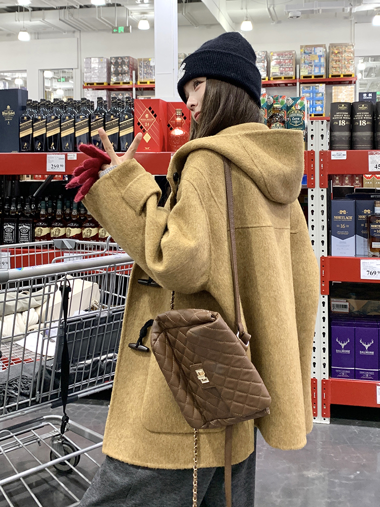 2025 Women's College Style Double-Breasted Cashmere Coat - Loose Woolen Design for a Chic Winter Look