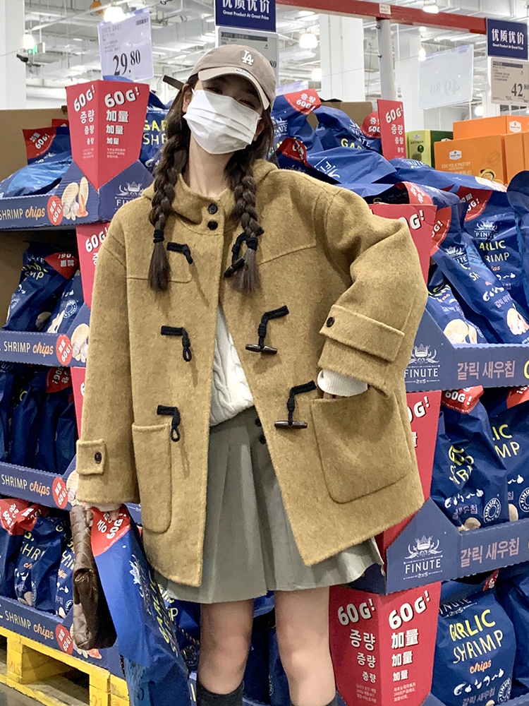 2025 Women's College Style Double-Breasted Cashmere Coat - Loose Woolen Design for a Chic Winter Look 2025 Women's College Style Double-Breasted Cashmere Coat - Loose Woolen Design for a Chic Winter Look