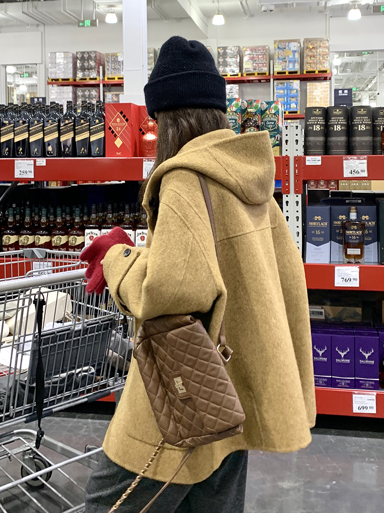 2025 Women's College Style Double-Breasted Cashmere Coat - Loose Woolen Design for a Chic Winter Look 2025 Women's College Style Double-Breasted Cashmere Coat - Loose Woolen Design for a Chic Winter Look