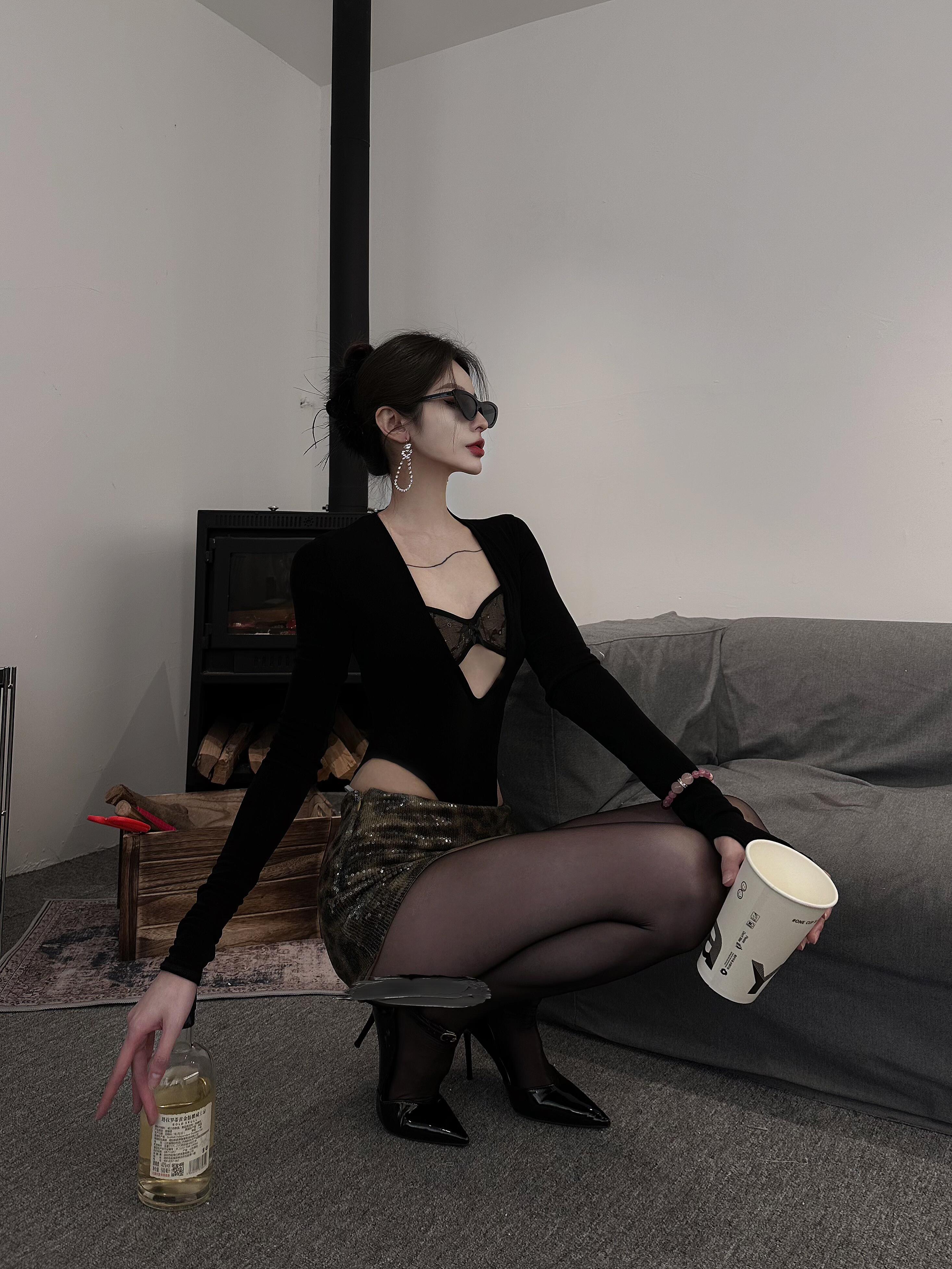 2025 Women's Sexy Black Long Sleeve Jumpsuit, Slim Fit Lace V-Neck Top, European and American Fashion, Y2K Style 2025 Women's Sexy Black Long Sleeve Jumpsuit, Slim Fit Lace V-Neck Top, European and American Fashion, Y2K Style