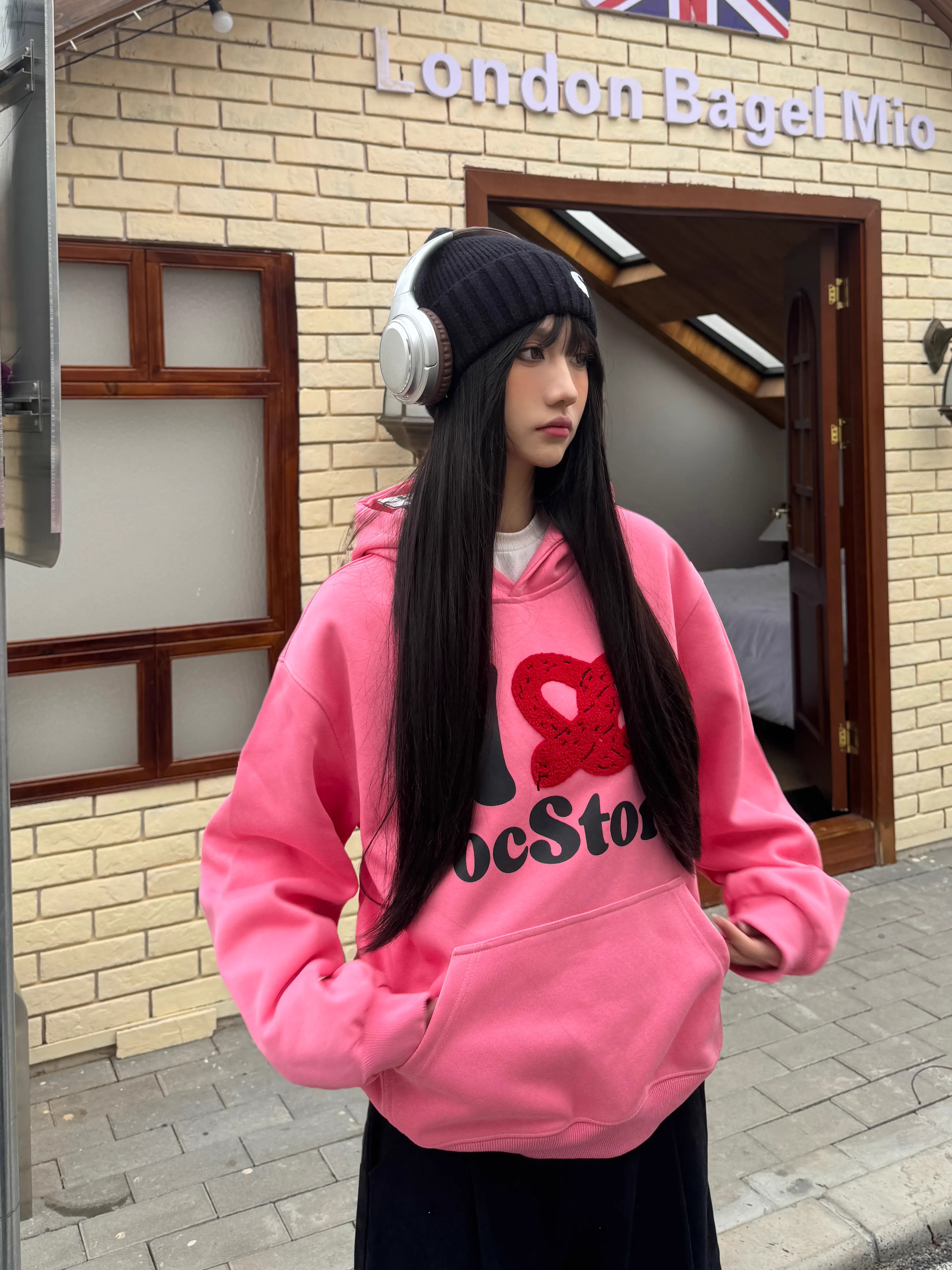 3D Embroidered Handmade Silk Screen Printed Short Wide Clean Fit Pullover Hoodie for Women - Trendy Casual Fashion 3D Embroidered Handmade Silk Screen Printed Short Wide Clean Fit Pullover Hoodie for Women - Trendy Casual Fashion