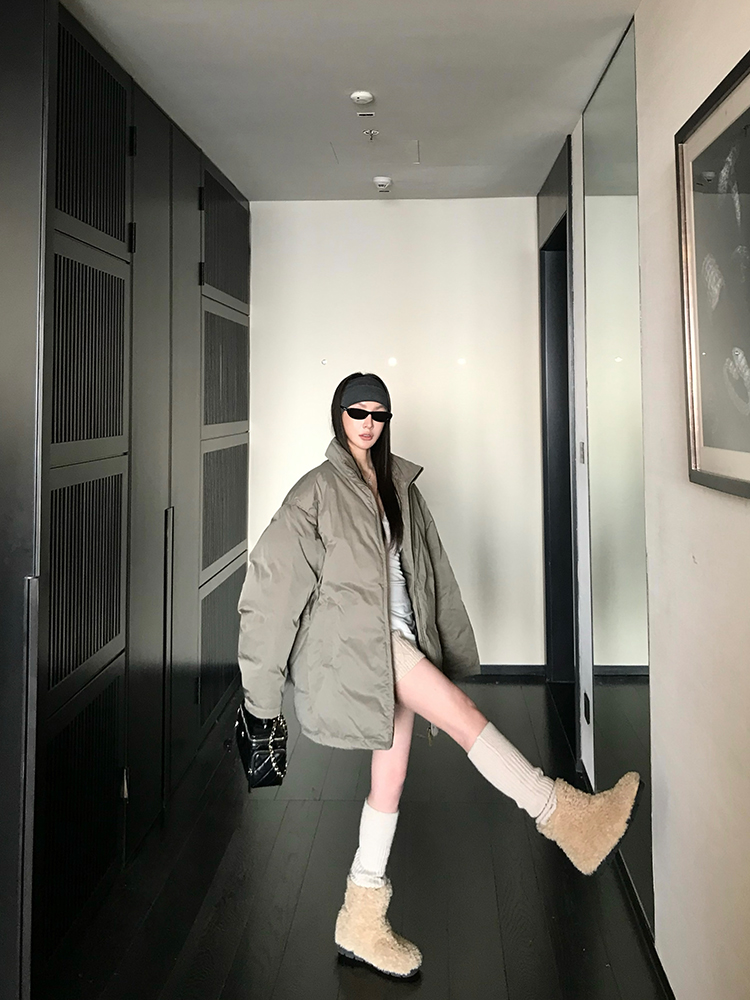 90s Style White Duck Down Mid-Length Loose Stand Collar Jacket for Weekend Wear