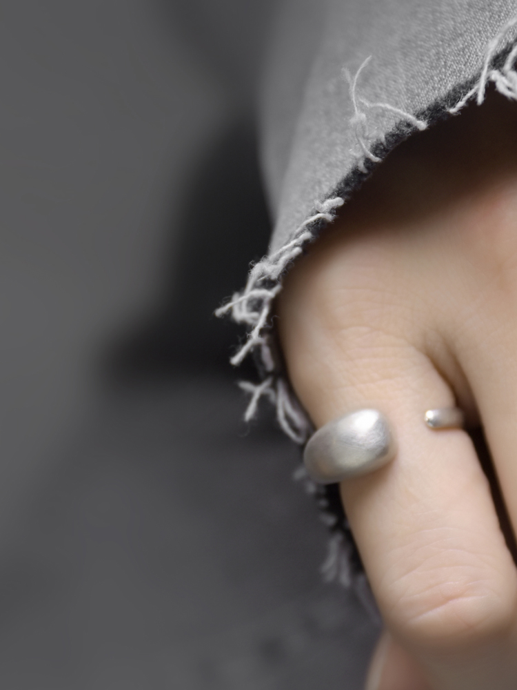 925 Silver Minimalist Versatile Personality Ring - Retro Trendy Jewelry for Women, Perfect for Index Finger, Niche Design 925 Silver Minimalist Versatile Personality Ring - Retro Trendy Jewelry for Women, Perfect for Index Finger, Niche Design