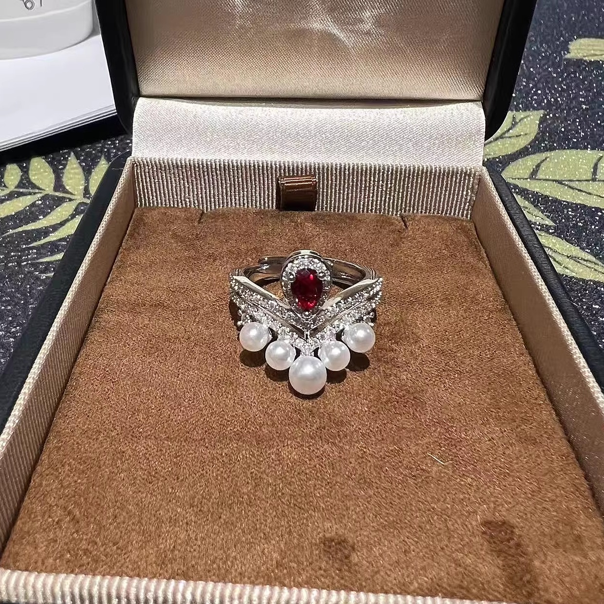 Adjustable Diamond-Studded Crown Pearl Ring for Women - Elegant Light Luxury Niche Design, Versatile Open Finger Style Adjustable Diamond-Studded Crown Pearl Ring for Women - Elegant Light Luxury Niche Design, Versatile Open Finger Style