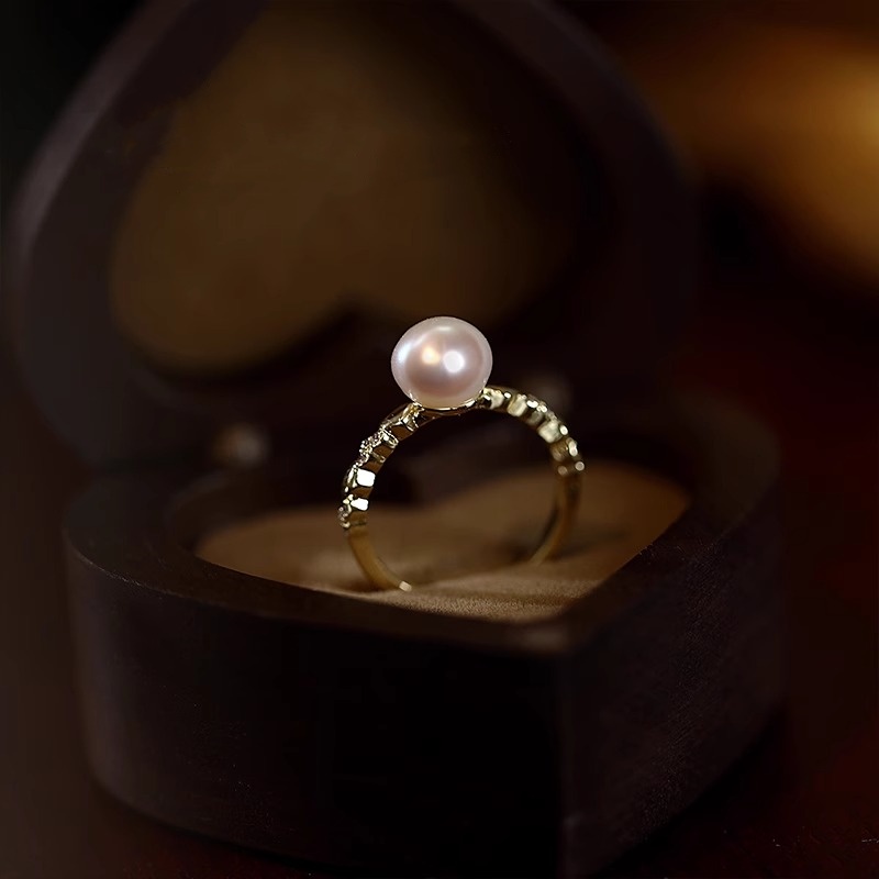 Adjustable Open Pearl Ring with Vintage High-End Style - Elegant Fashion Accessory Adjustable Open Pearl Ring with Vintage High-End Style - Elegant Fashion Accessory