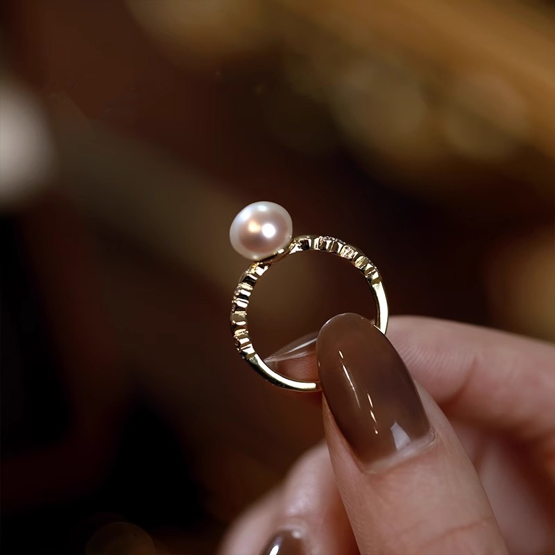 Adjustable Open Pearl Ring with Vintage High-End Style - Elegant Fashion Accessory Adjustable Open Pearl Ring with Vintage High-End Style - Elegant Fashion Accessory