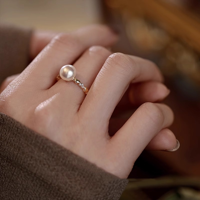 Adjustable Open Pearl Ring with Vintage High-End Style - Elegant Fashion Accessory Adjustable Open Pearl Ring with Vintage High-End Style - Elegant Fashion Accessory