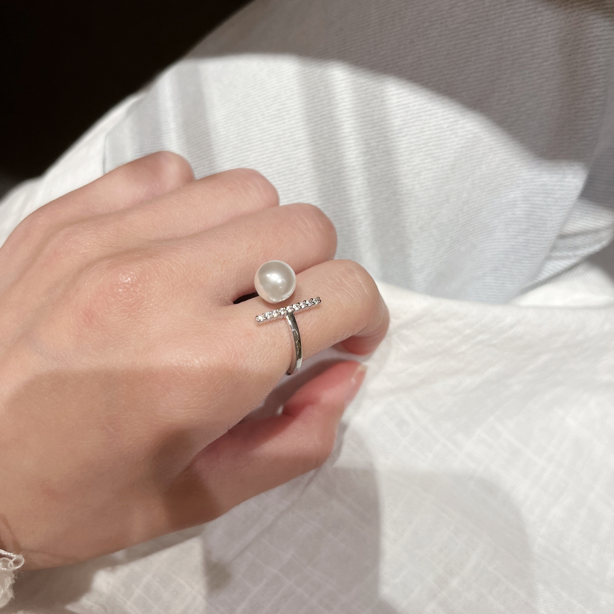 Adjustable Open Zircon Pearl Ring for Women - Niche One-Word Design, Elegant Fashion Jewelry Accessory