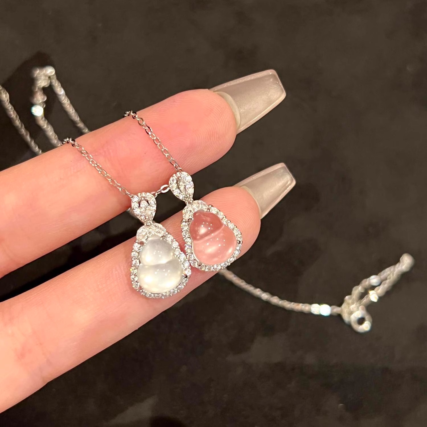 Adjustable Pure Silver Gourd Pendant Necklace with Snowflake Design - Elegant Light Luxury Accessory