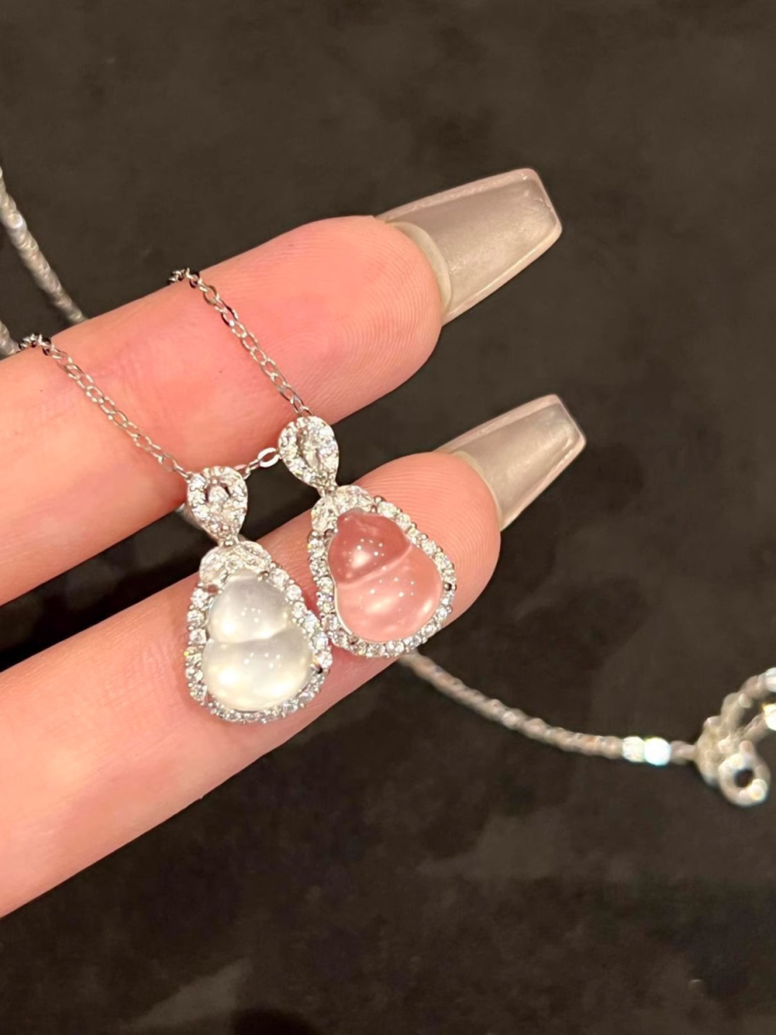 Adjustable Pure Silver Gourd Pendant Necklace with Snowflake Design - Elegant Light Luxury Accessory