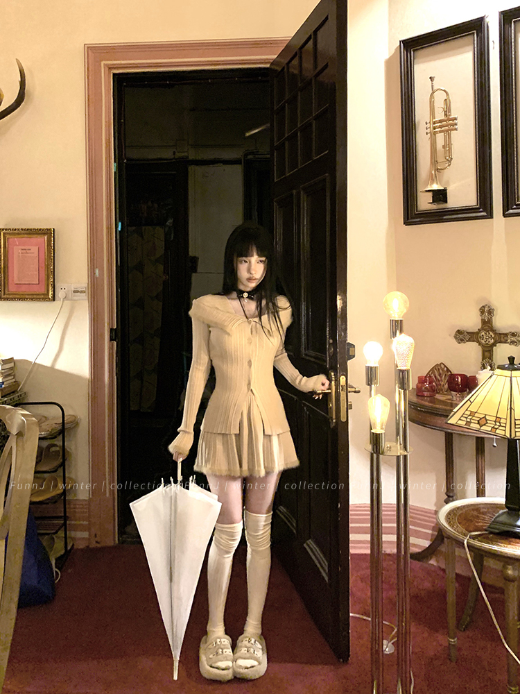 Adorable Lazy Girl Two-Piece Sweater Set with High-Waisted Pleated Skirt - Trendy Square Style Outfit for Y2K and 90s Fashion Lovers Adorable Lazy Girl Two-Piece Sweater Set with High-Waisted Pleated Skirt - Trendy Square Style Outfit for Y2K and 90s Fashion Lovers