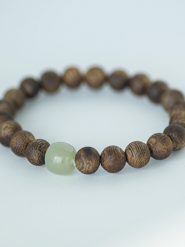 Agarwood Bracelet for Women with Yachang and Hetian Jade, Chinese Style Sandalwood Craft, Elegant Jewelry Gift Agarwood Bracelet for Women with Yachang and Hetian Jade, Chinese Style Sandalwood Craft, Elegant Jewelry Gift
