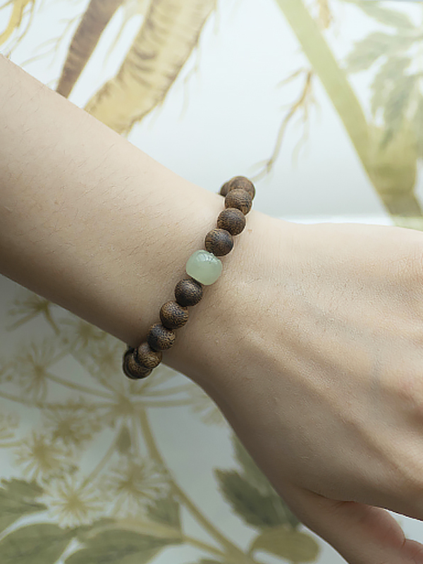 Agarwood Bracelet for Women with Yachang and Hetian Jade, Chinese Style Sandalwood Craft, Elegant Jewelry Gift Agarwood Bracelet for Women with Yachang and Hetian Jade, Chinese Style Sandalwood Craft, Elegant Jewelry Gift