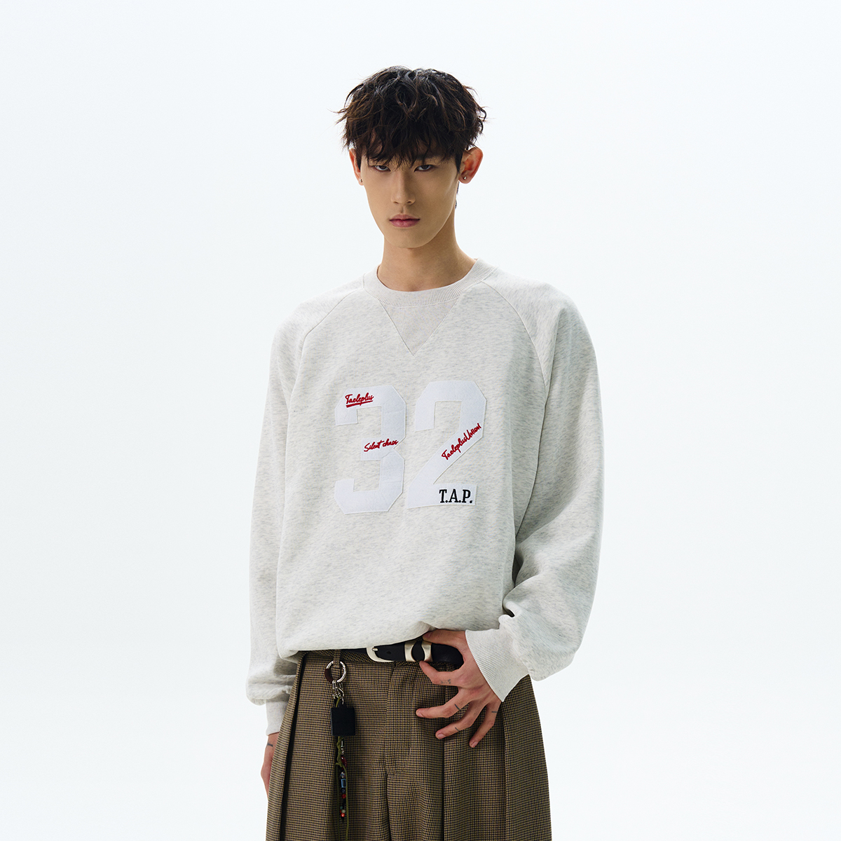 American Retro Clean Fit Round Neck Sweatshirt - Trendy Versatile Loose Sports Jersey Top for Y2K Style and Casual Wear