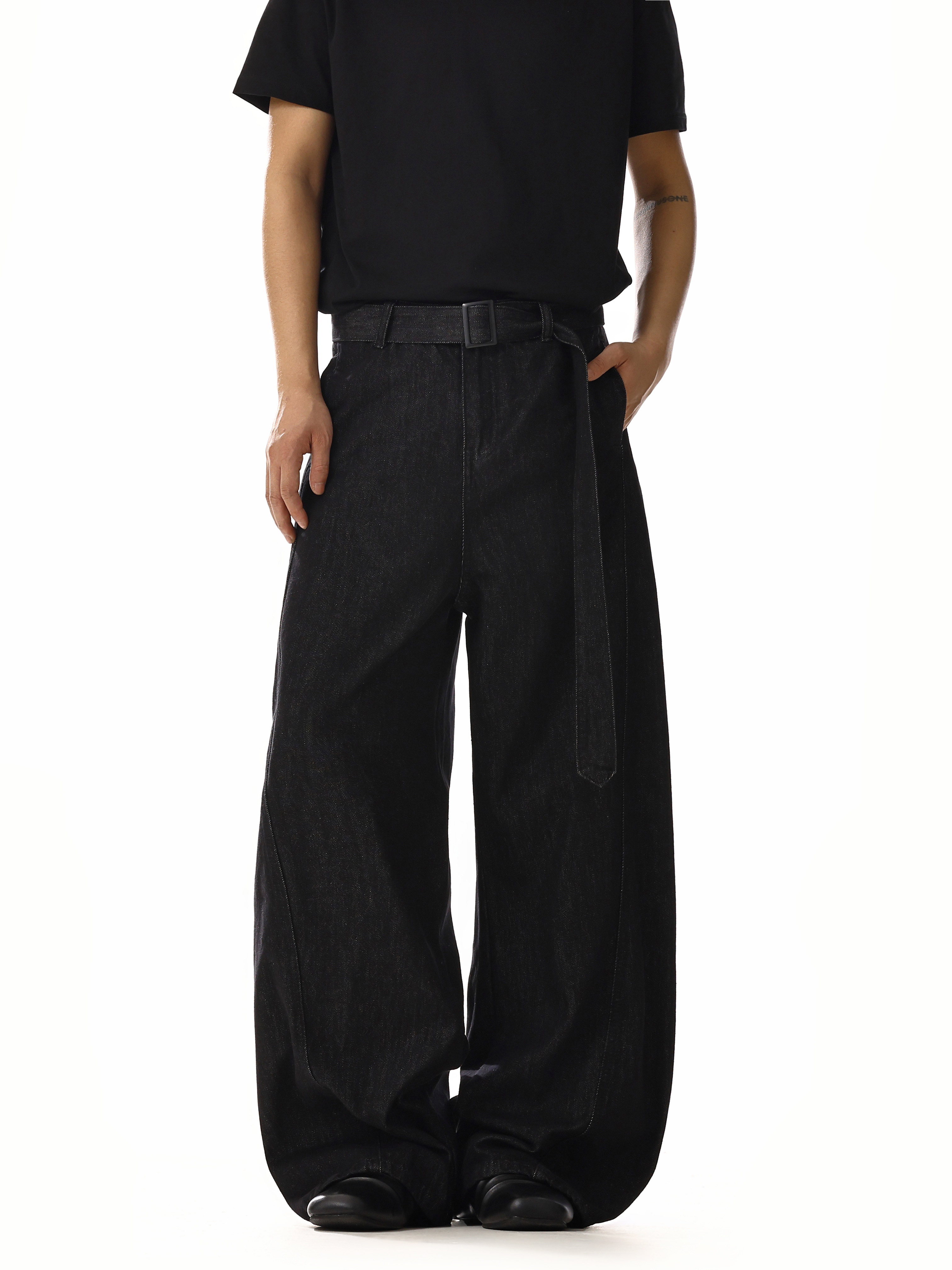 American Retro High Street Unisex Loose Black Jeans with Adjustable Waist - Versatile Wide-Leg Straight Pants for 90s Style Fashion American Retro High Street Unisex Loose Black Jeans with Adjustable Waist - Versatile Wide-Leg Straight Pants for 90s Style Fashion