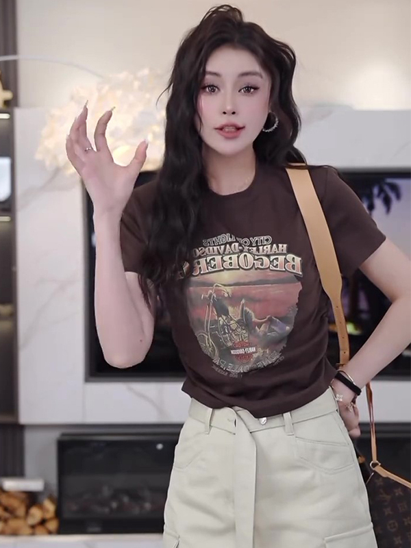 American Retro Letter Print Cropped T-Shirt for Women, Short Sleeve Ruched Waist Top, Summer 90s Style Fashion American Retro Letter Print Cropped T-Shirt for Women, Short Sleeve Ruched Waist Top, Summer 90s Style Fashion