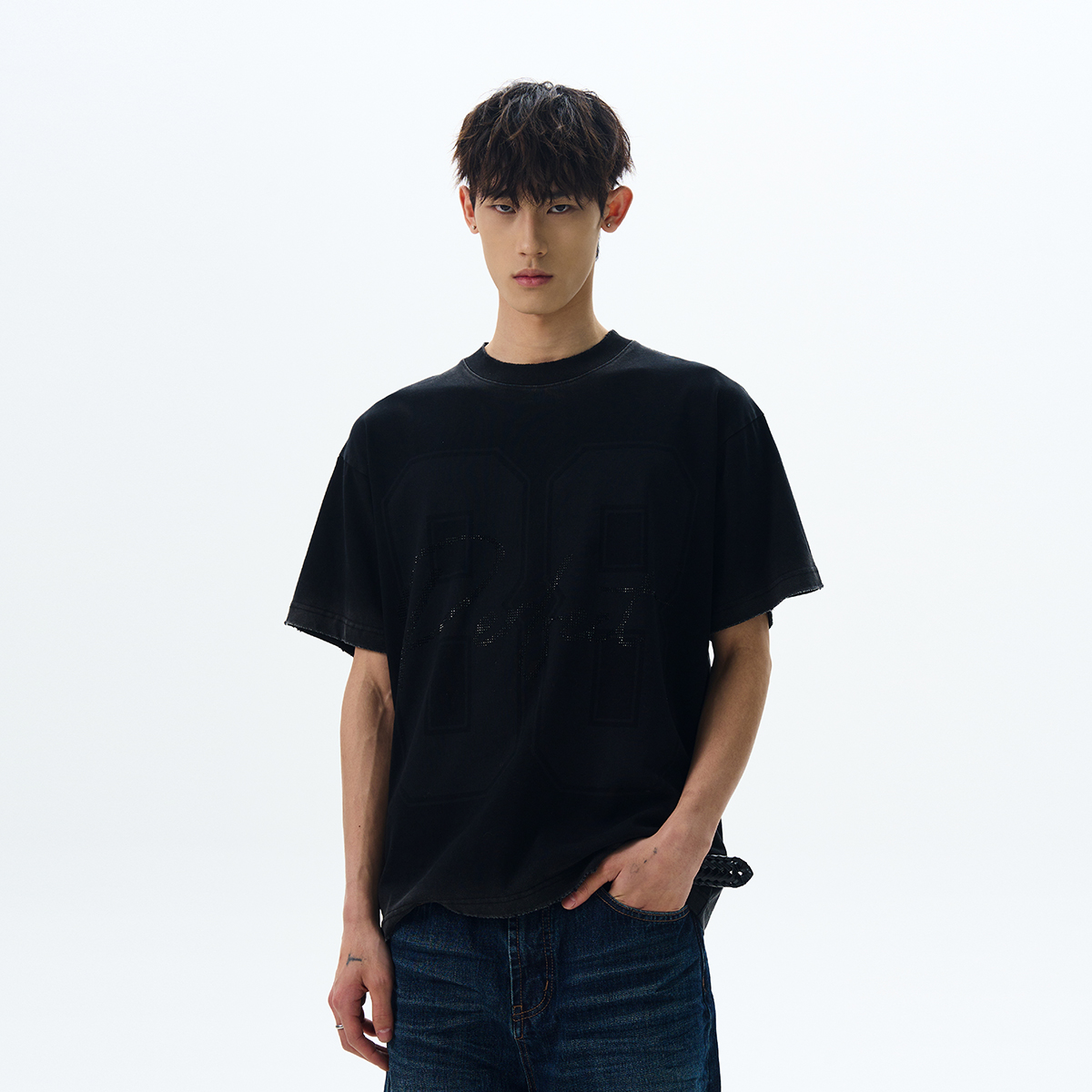 American Retro Rhinestone Letter Print Short-Sleeve T-Shirt for Men and Women, Stylish Loose-Fitting Streetwear Top American Retro Rhinestone Letter Print Short-Sleeve T-Shirt for Men and Women, Stylish Loose-Fitting Streetwear Top