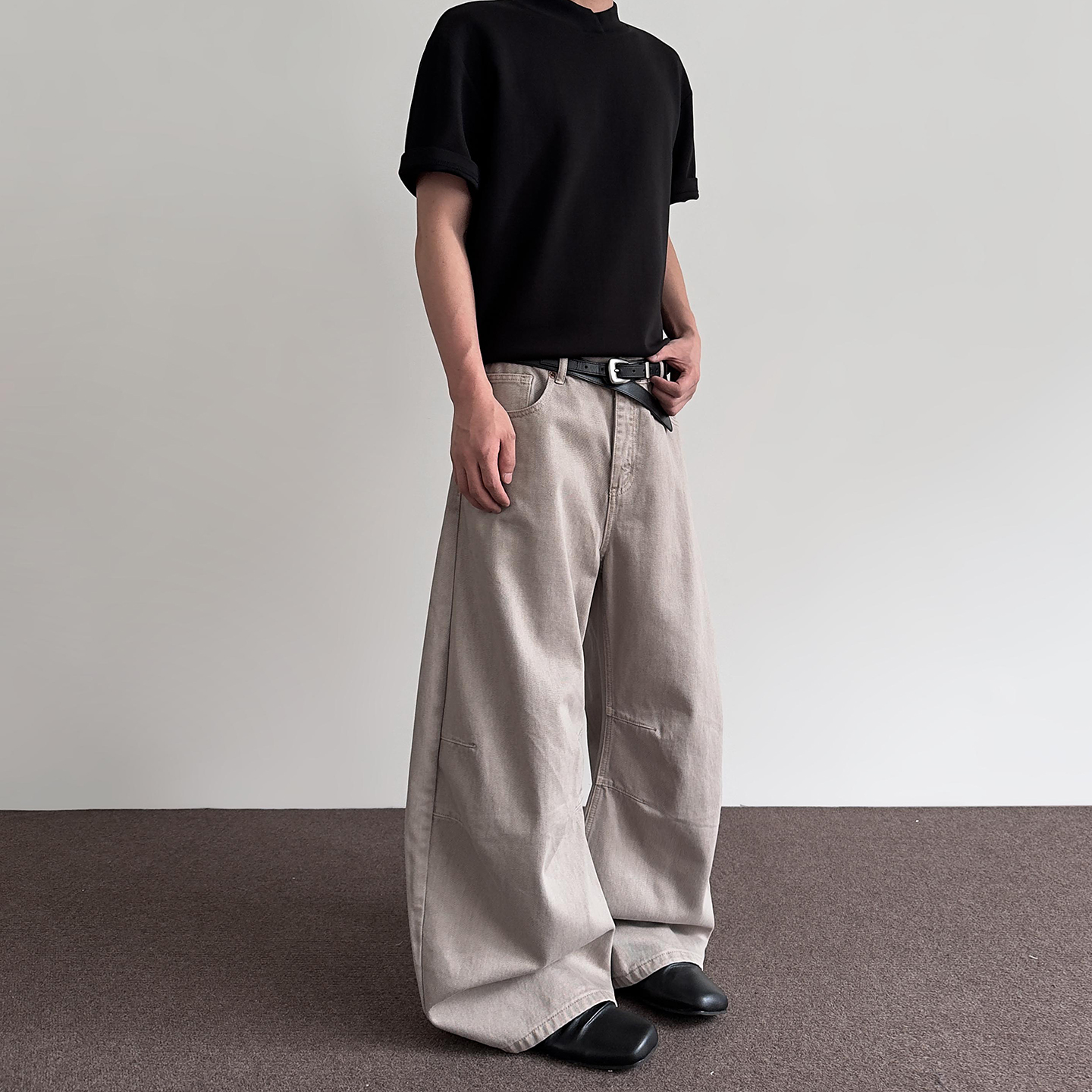 American Vintage Deconstructed Curved Knife Pants - Distressed Loose Fit Denim, Trendy Silhouette, Clean Fit, 90s Inspired Style