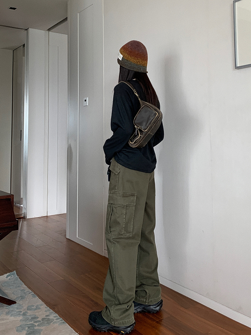 Army Green Multi-Pocket Straight Leg Work Pants for Women | Loose Slim Casual Vintage Style Wide Leg Trousers Army Green Multi-Pocket Straight Leg Work Pants for Women | Loose Slim Casual Vintage Style Wide Leg Trousers