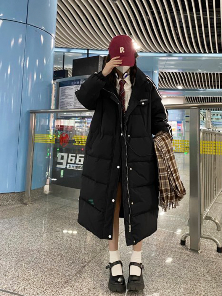 Art School Over-the-Knee Down Jacket for Women, Thickened Winter Coat, Pudding Bear Style, Warm Academy Look, Trendy Streetwear Art School Over-the-Knee Down Jacket for Women, Thickened Winter Coat, Pudding Bear Style, Warm Academy Look, Trendy Streetwear