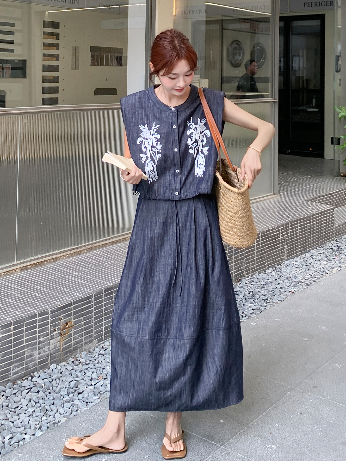 Artistic Retro Embroidered Sleeveless Vest and Skirt Two-Piece Set for Women - Summer 2025 Fashion Artistic Retro Embroidered Sleeveless Vest and Skirt Two-Piece Set for Women - Summer 2025 Fashion