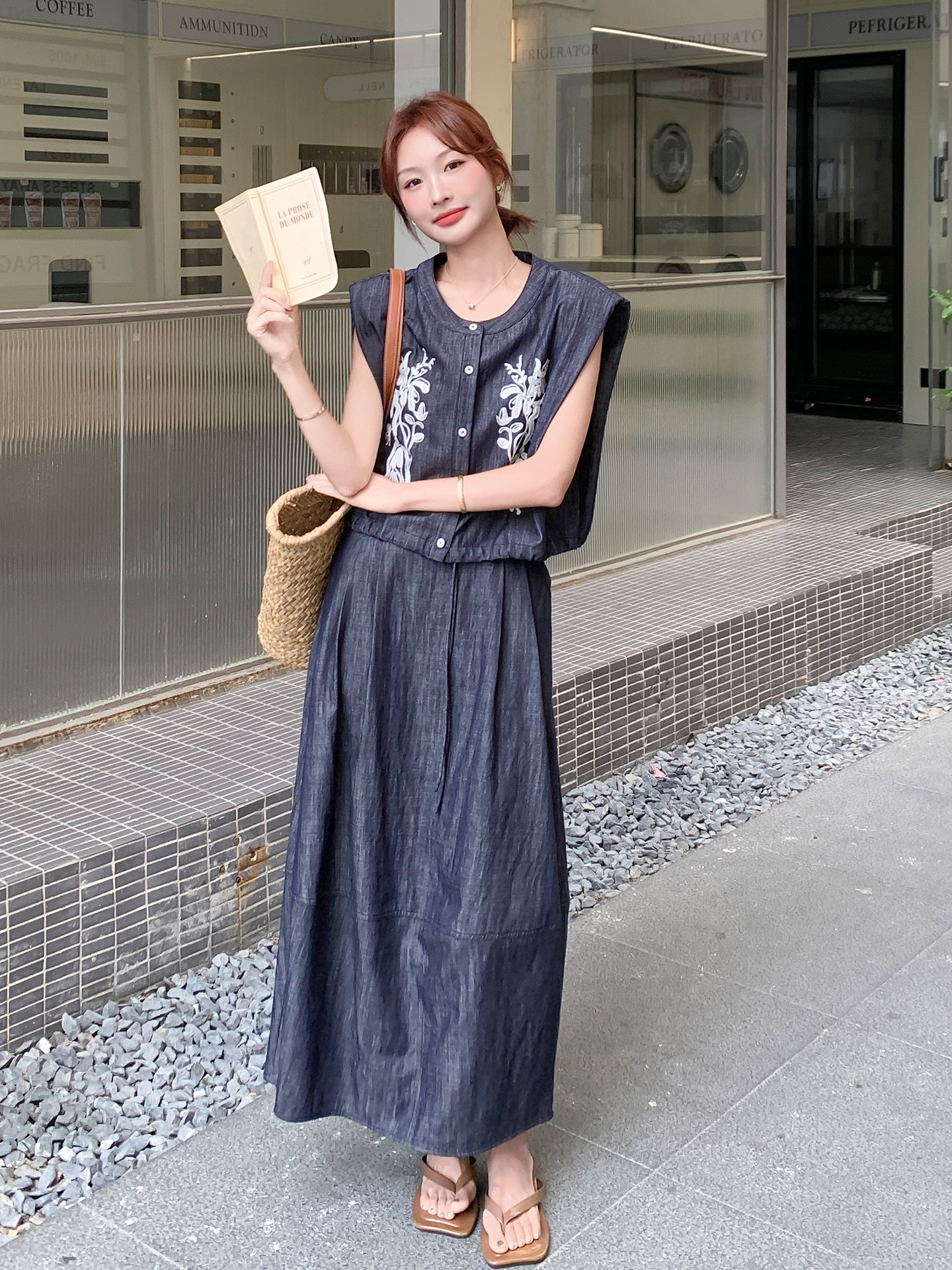 Artistic Retro Embroidered Sleeveless Vest and Skirt Two-Piece Set for Women - Summer 2025 Fashion