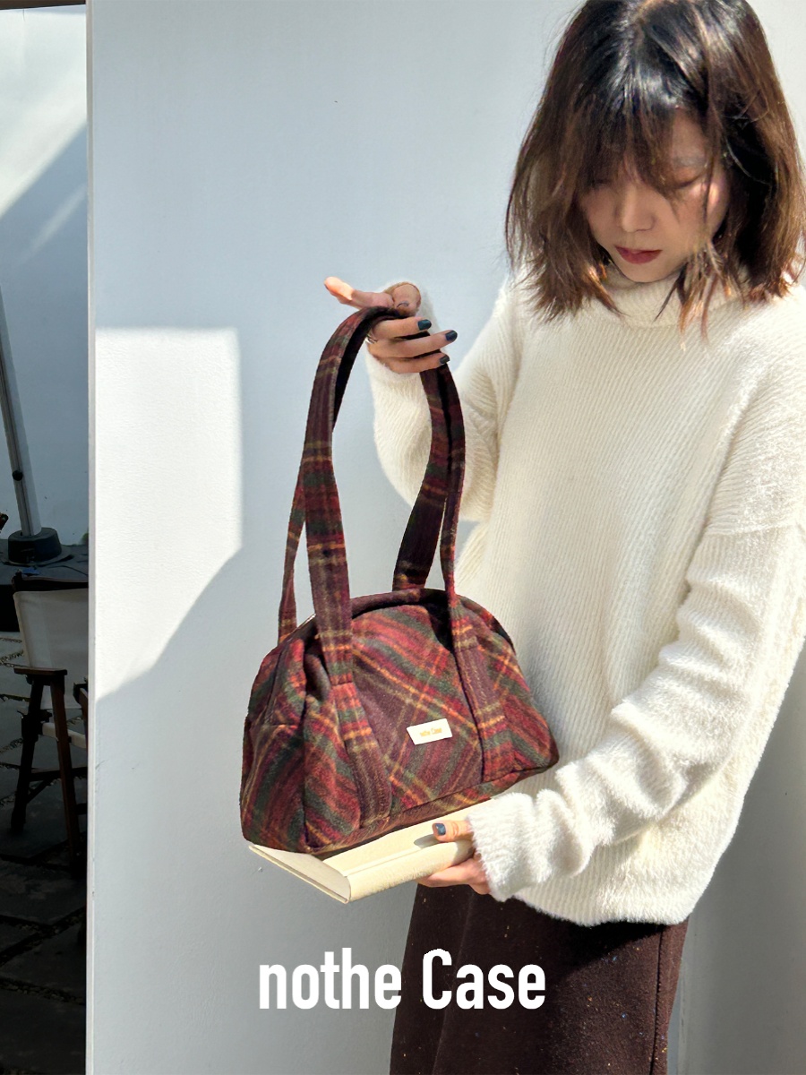 Autumn Winter Plaid Boston Bag - Large Capacity Versatile Textured Shoulder Bag for Everyday and Travel Style Autumn Winter Plaid Boston Bag - Large Capacity Versatile Textured Shoulder Bag for Everyday and Travel Style